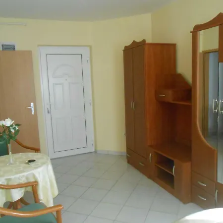 Διαμέρισμα Lona Studio *