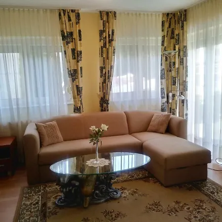 Lona Studio דירה *