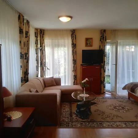 Lona Studio דירה